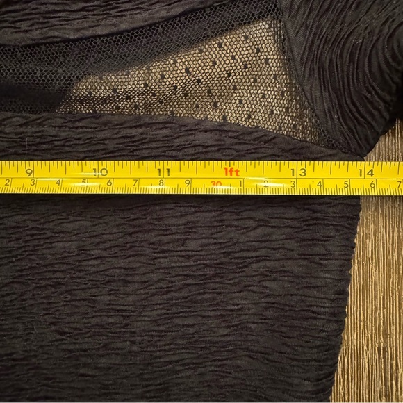 BCBGeneration Black Mesh Cutout Long Sleeve Dress Textured Size 0 - Picture 5 of 9